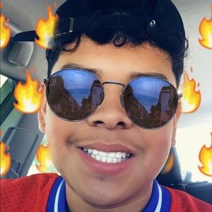 Meet your Posher, Luis